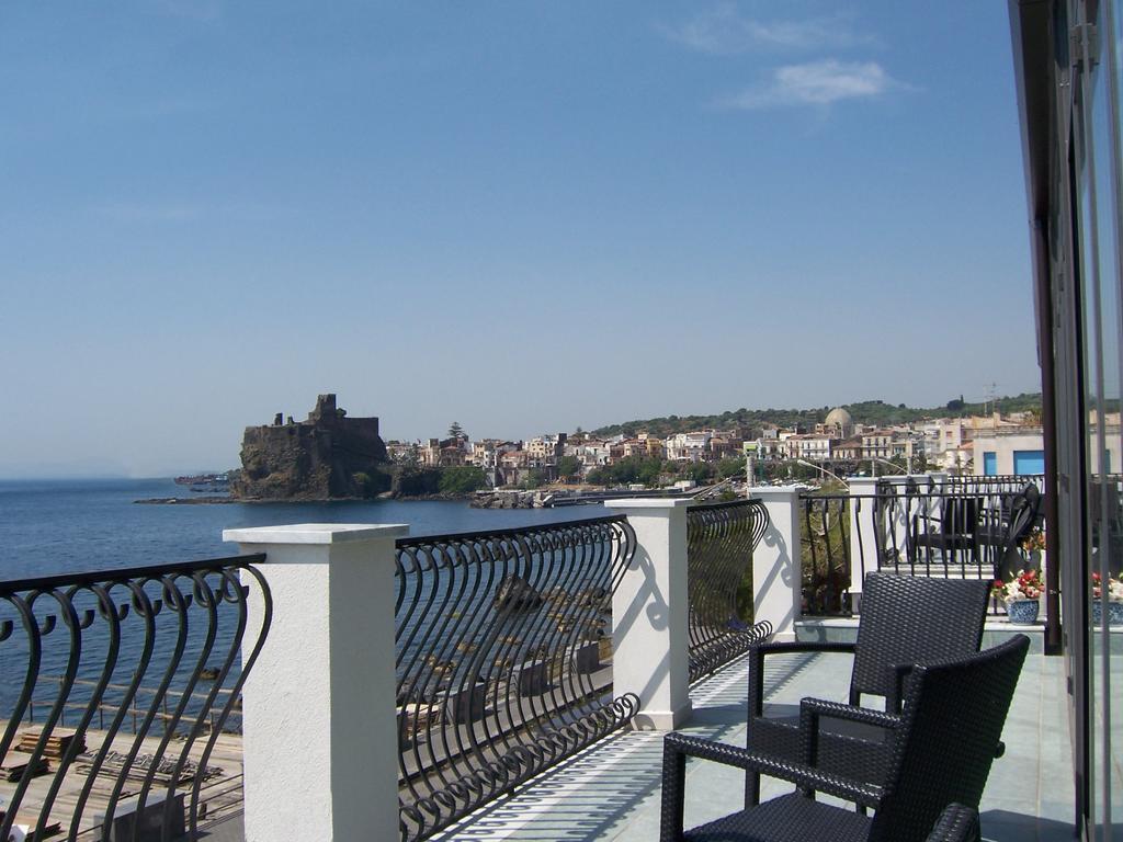 Bed and Breakfast La Terrazza Ачи Костелло Экстерьер фото