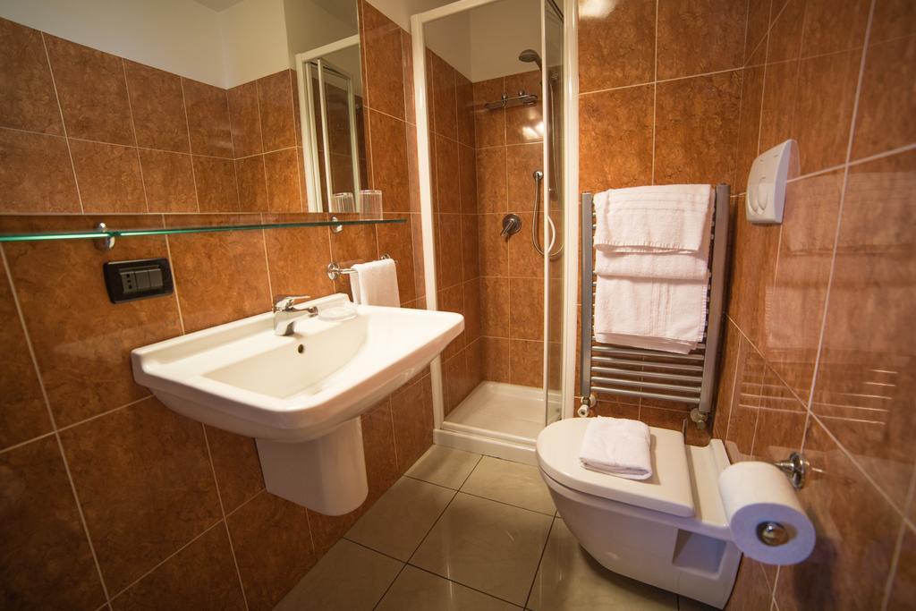 Bed and Breakfast La Terrazza Ачи Костелло Экстерьер фото