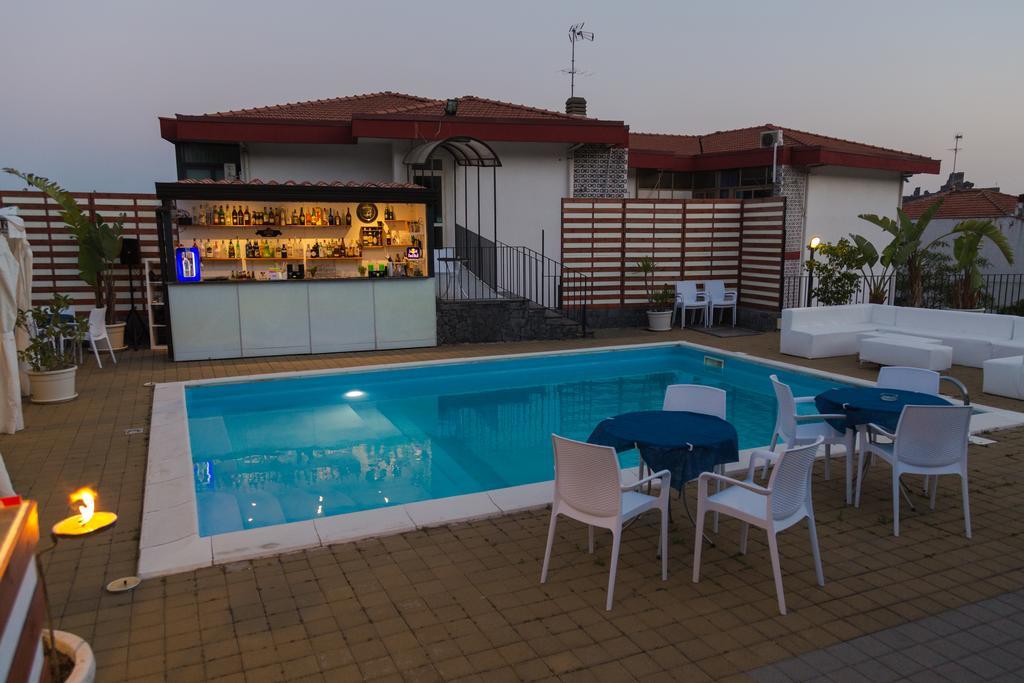 Bed and Breakfast La Terrazza Ачи Костелло Экстерьер фото