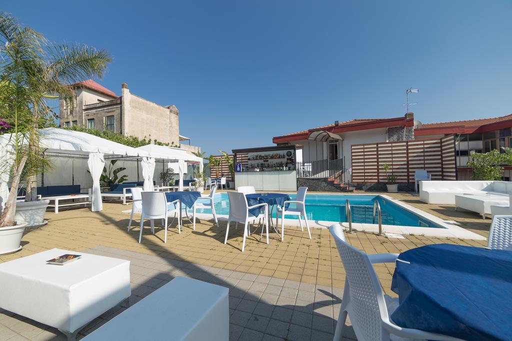 Bed and Breakfast La Terrazza Ачи Костелло Экстерьер фото
